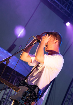 chanteur guitariste - festival rock